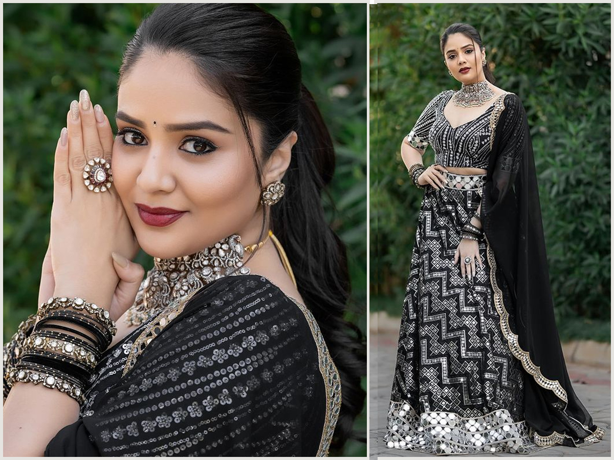  Sreemukhi Beautiful Black Dress Looks Stunning  - Sakshi1