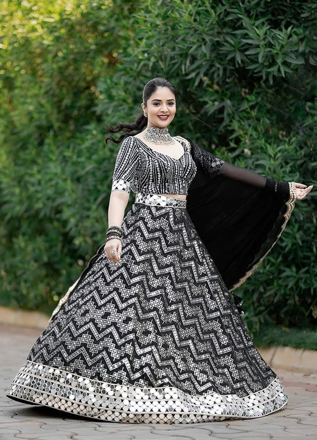  Sreemukhi Beautiful Black Dress Looks Stunning  - Sakshi4