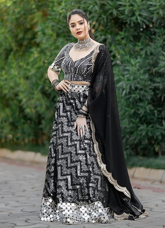  Sreemukhi Beautiful Black Dress Looks Stunning  - Sakshi11