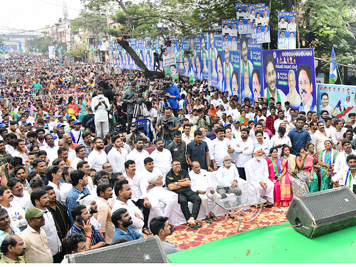 YSRCP Samajika Sadhikara Bus Yatra Photos - Sakshi15