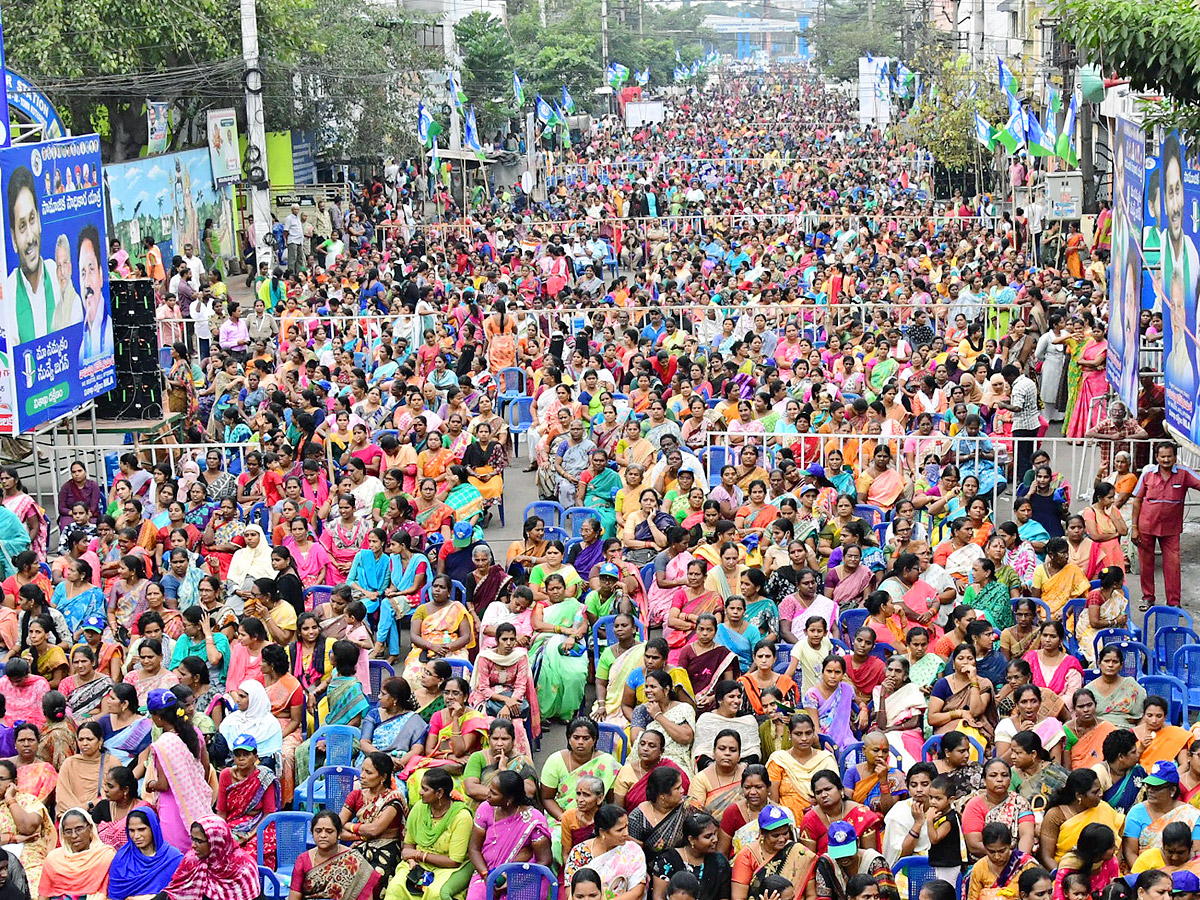 YSRCP Samajika Sadhikara Bus Yatra Photos - Sakshi3