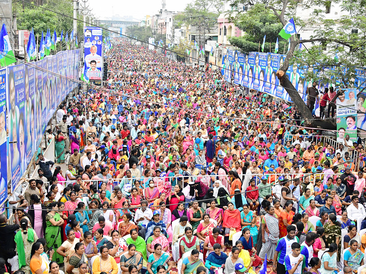 YSRCP Samajika Sadhikara Bus Yatra Photos - Sakshi6