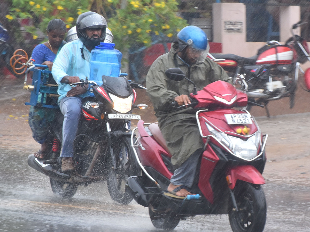 Heavy rains in Nellore District Photos - Sakshi14