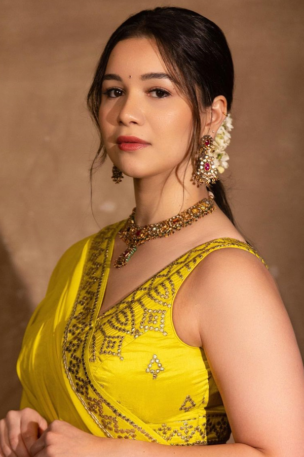 Sara Tendulkar Looks Stunning Photos - Sakshi20