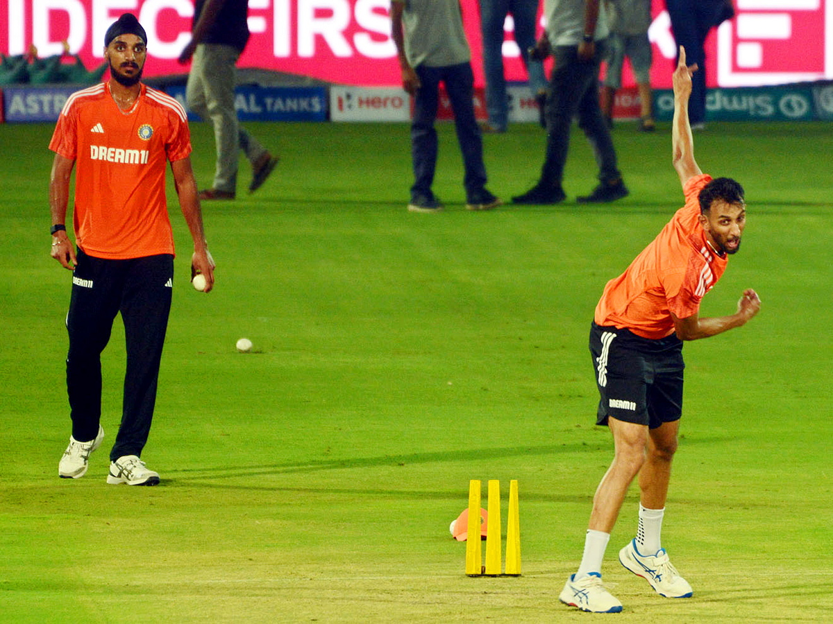 Team India practice session in Vizag Photos - Sakshi4