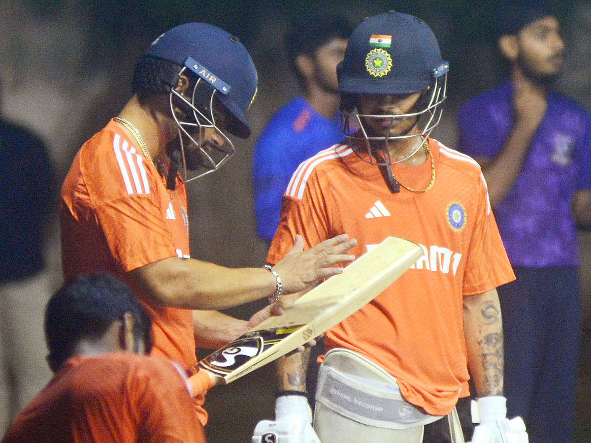 Team India practice session in Vizag Photos - Sakshi5