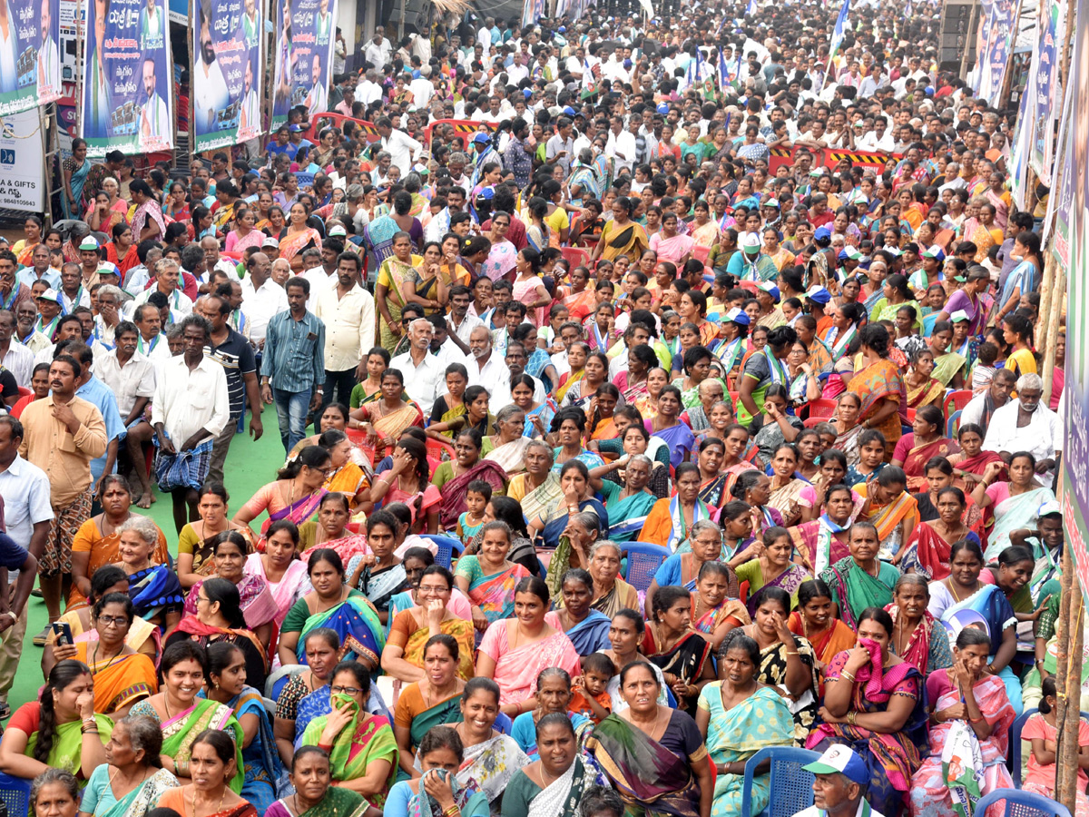 YSRCP Samajika Sadhikara Bus Yatra Photos - Sakshi11