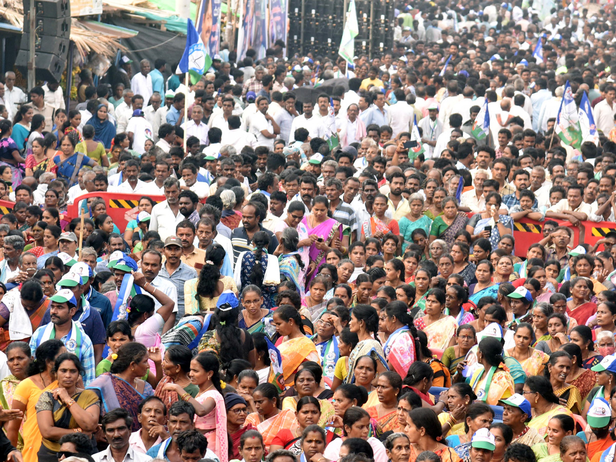 YSRCP Samajika Sadhikara Bus Yatra Photos - Sakshi12