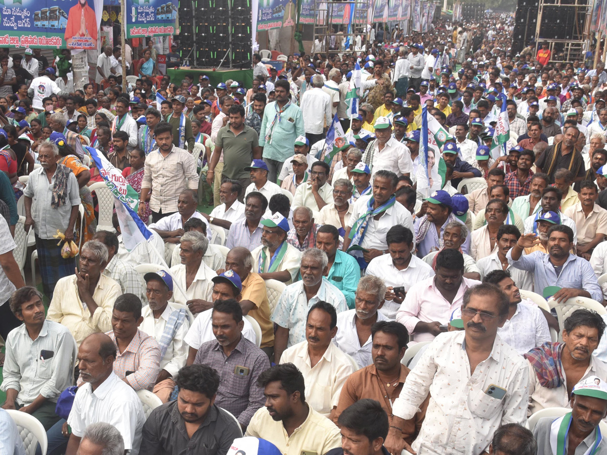 YSRCP Samajika Sadhikara Bus Yatra Photos - Sakshi14