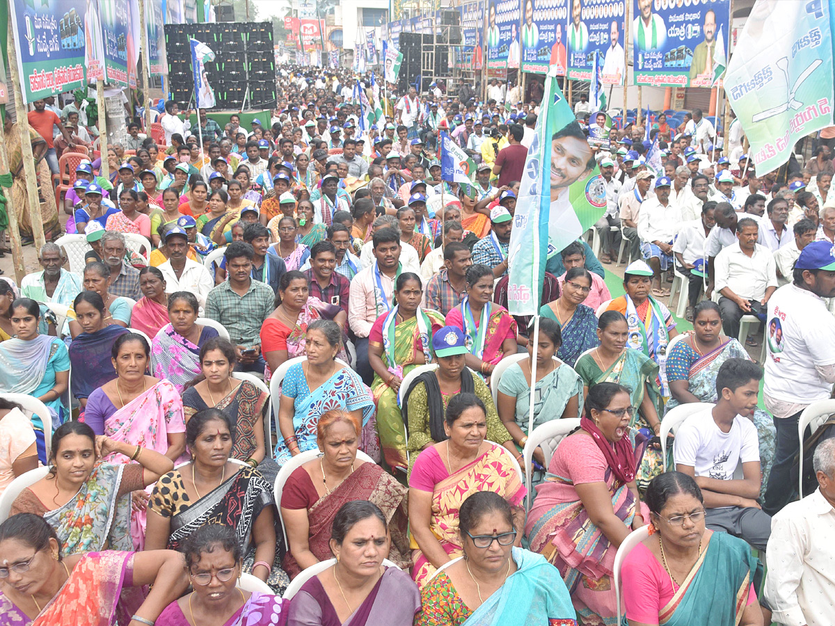 YSRCP Samajika Sadhikara Bus Yatra Photos - Sakshi15