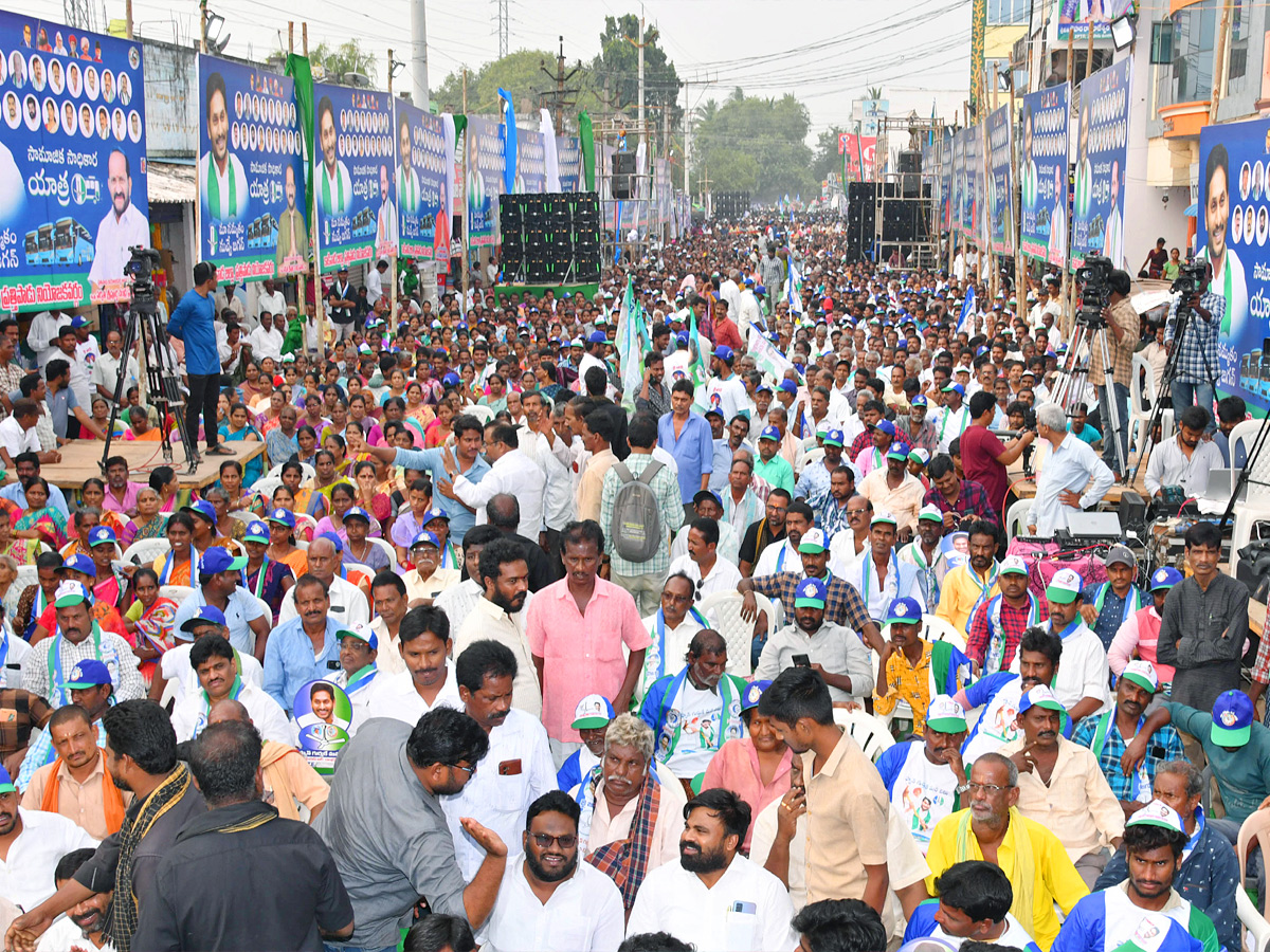 YSRCP Samajika Sadhikara Bus Yatra Photos - Sakshi17