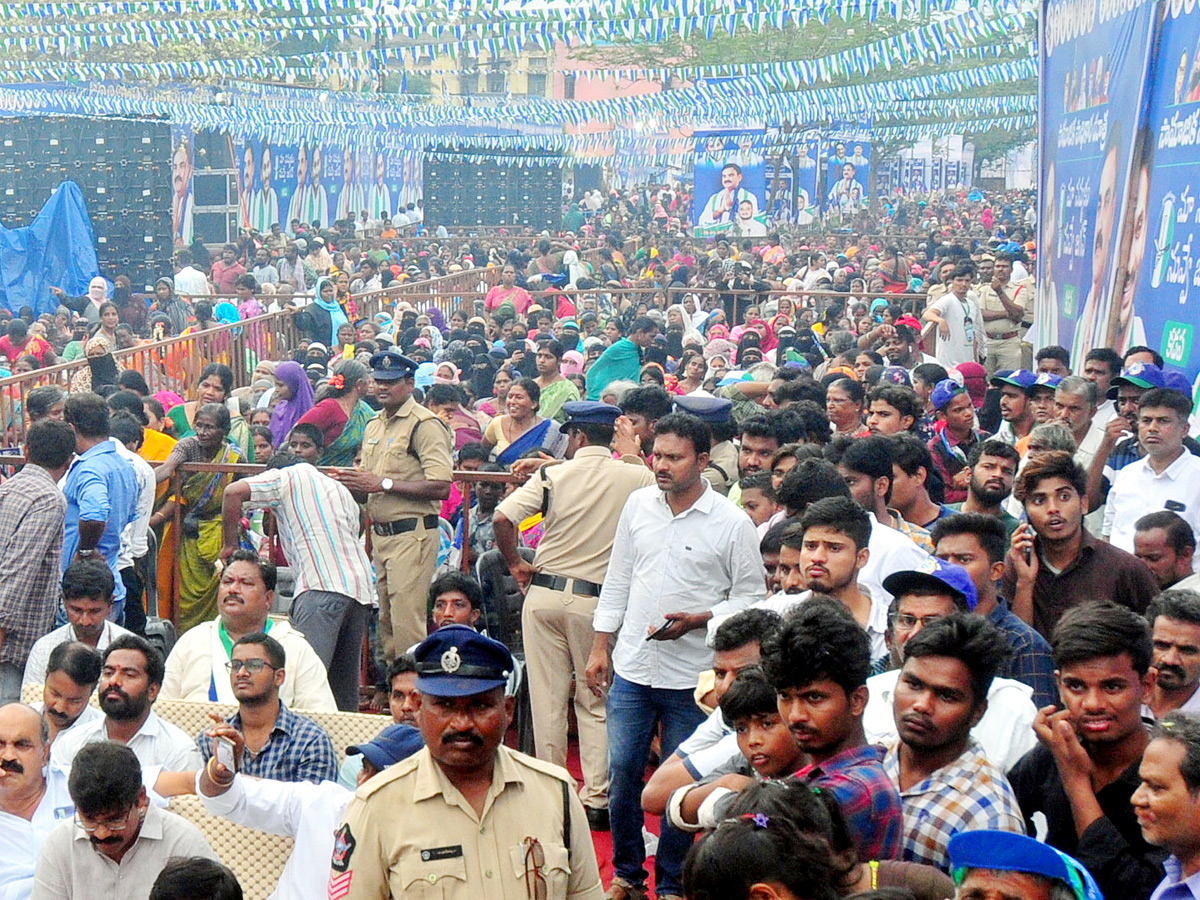 YSRCP Samajika Sadhikara Bus Yatra Photos - Sakshi6