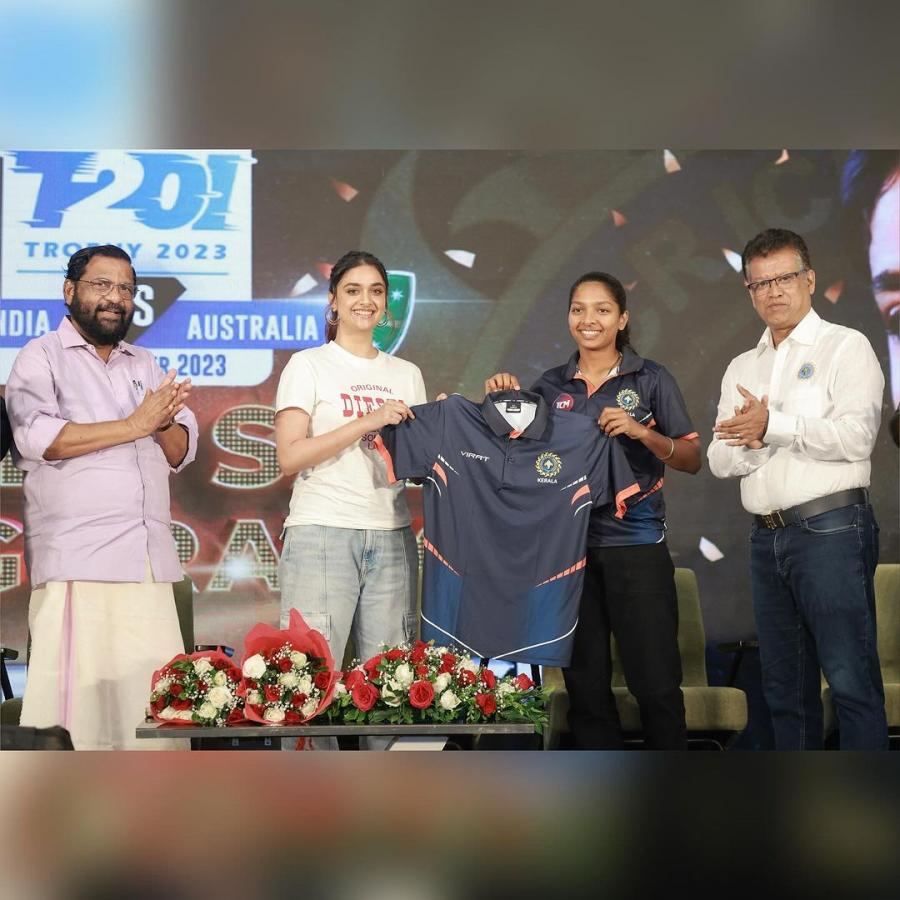 Keerthy Suresh To Be Goodwill Ambassador For Kerala Womens Cricket - Sakshi3