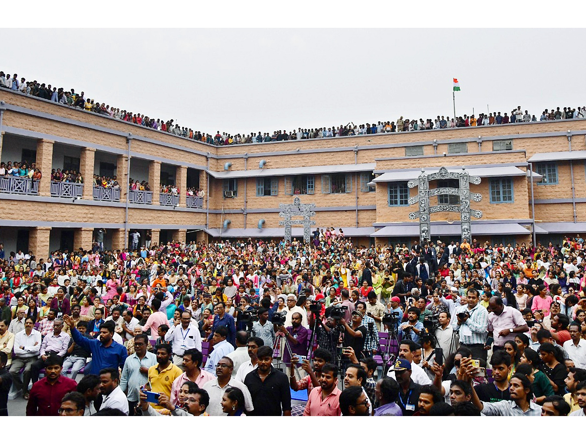 Akkineni Nagarjuna Son Akhil Visit Andhra University PHotos - Sakshi6