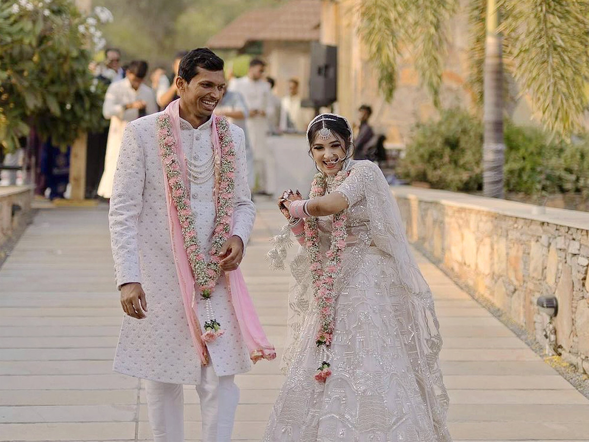 Indian pacer Navdeep Saini marries his girlfriend Swati Asthana Photos - Sakshi2