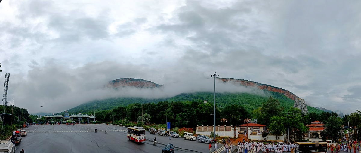 Tirumala Tirupati Temple Today Heavy Fog Photos - Sakshi9