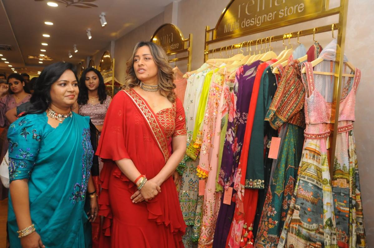 Namrata Shirodkar Inaugurates Reina Multi Designer Store HD Photo Gallery - Sakshi2