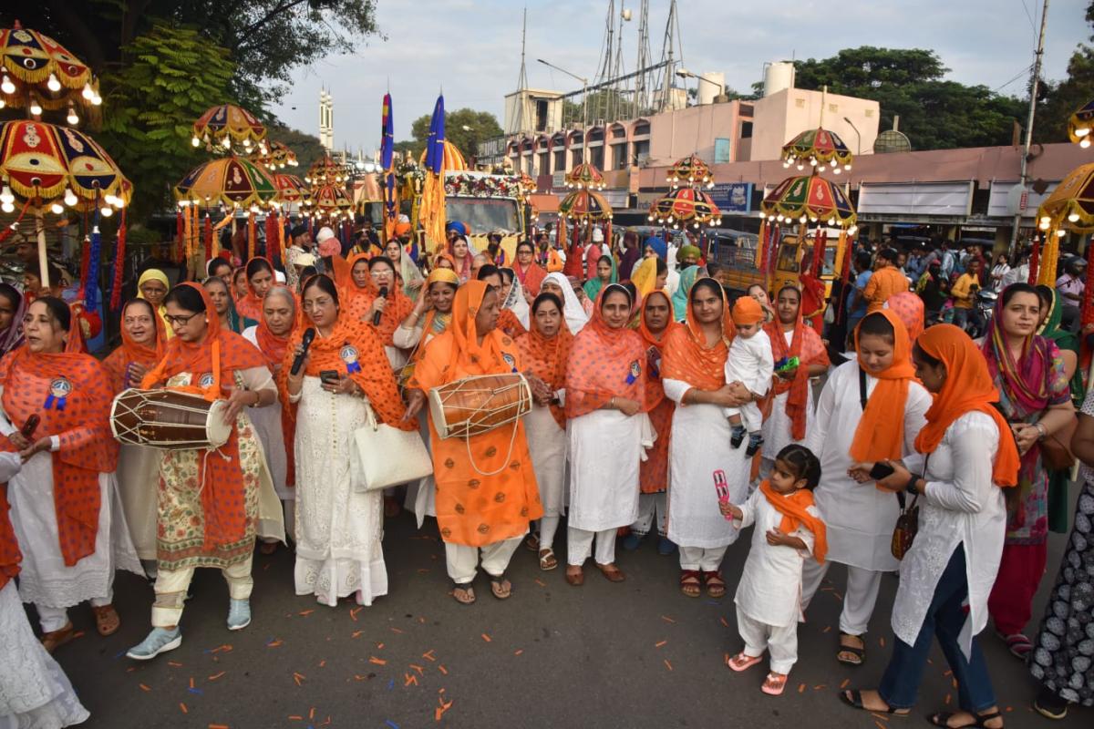 NAGAR KIRTAN On Occasion Of 554th Birthday Celebration Of Sri Guru Nanak Jayanti Photos - Sakshi27