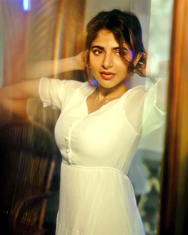 Indian Actress Iswarya Menon HD Photo Gallery - Sakshi2