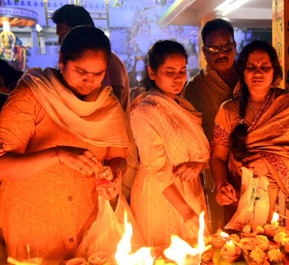 Karthika Pournami Celebrations In Andhra Pradesh And Telangana Photos - Sakshi2