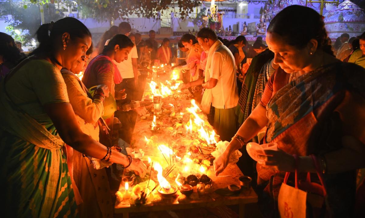 Karthika Pournami Celebrations In Andhra Pradesh And Telangana Photos - Sakshi5