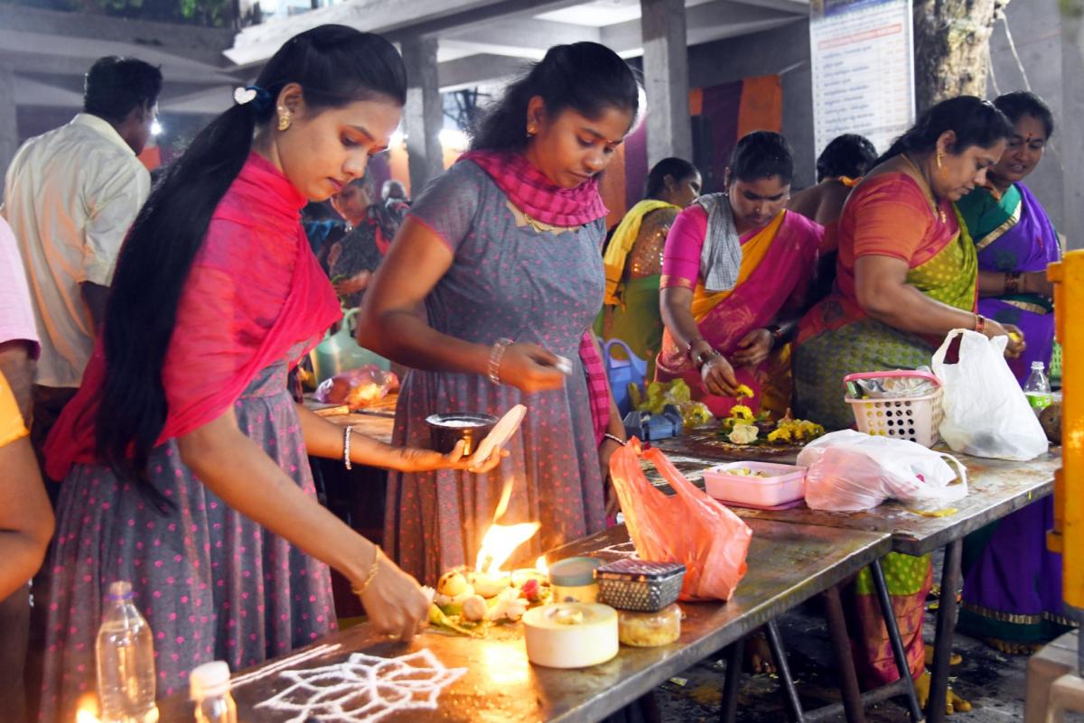 Karthika Pournami Celebrations In Andhra Pradesh And Telangana Photos - Sakshi10