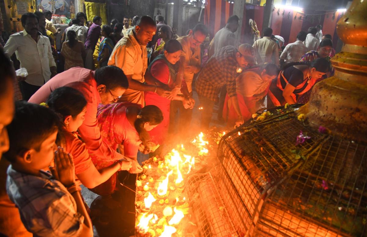 Karthika Pournami Celebrations In Andhra Pradesh And Telangana Photos - Sakshi11