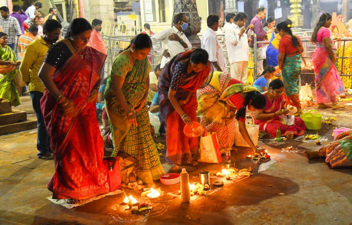 Karthika Pournami Celebrations In Andhra Pradesh And Telangana Photos - Sakshi13