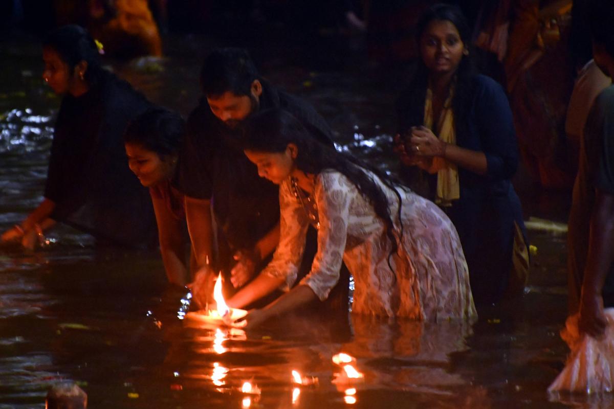 Karthika Pournami Celebrations In Andhra Pradesh And Telangana Photos - Sakshi26