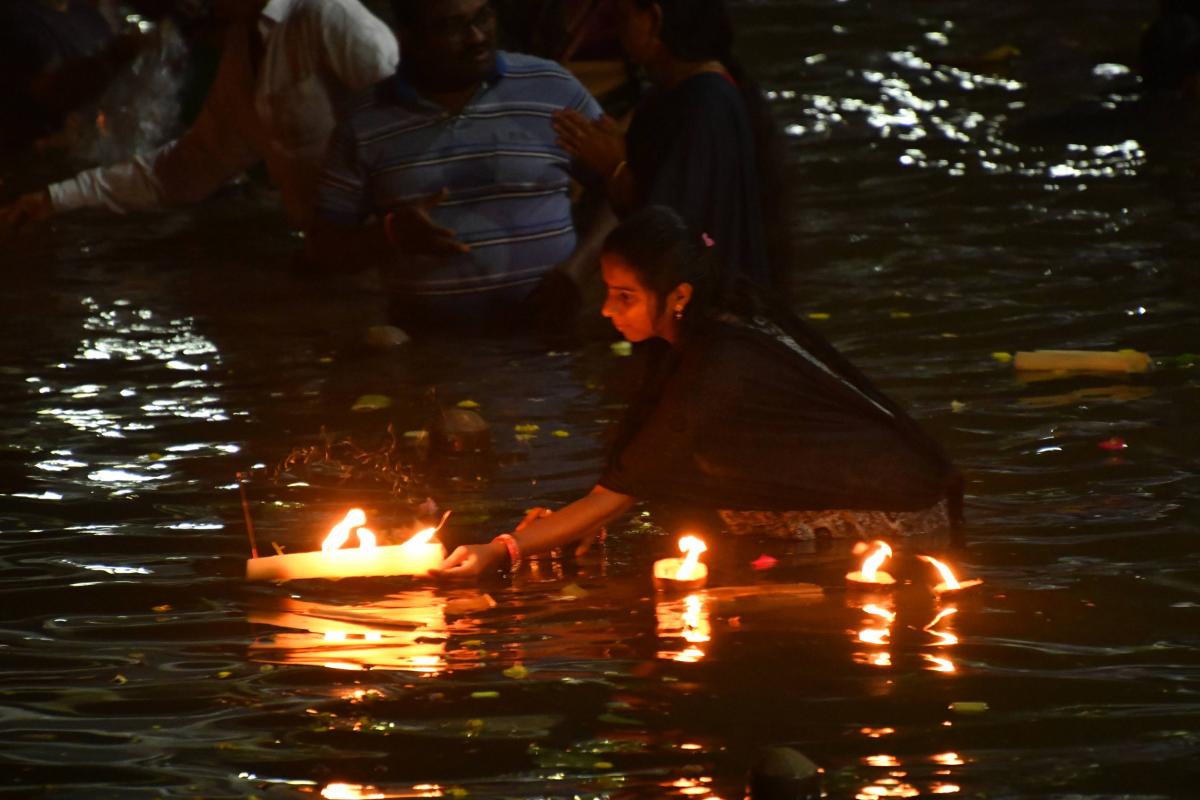 Karthika Pournami Celebrations In Andhra Pradesh And Telangana Photos - Sakshi28