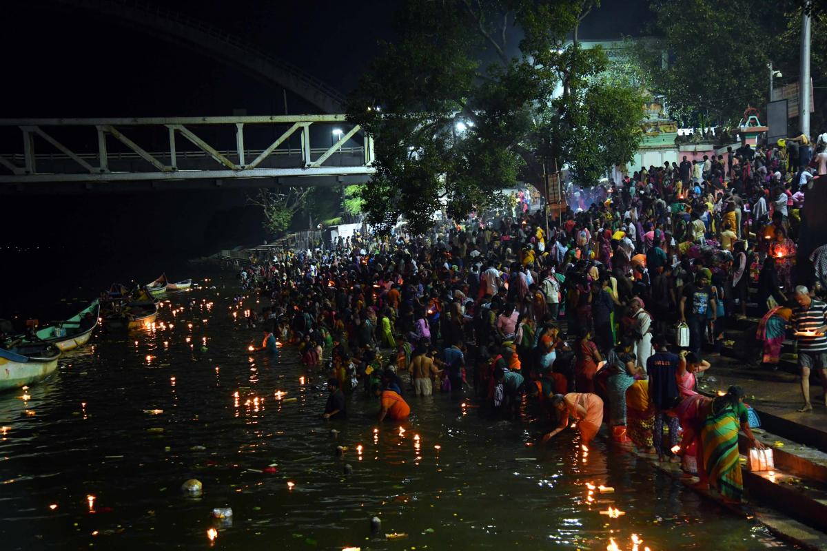 Karthika Pournami Celebrations In Andhra Pradesh And Telangana Photos - Sakshi27