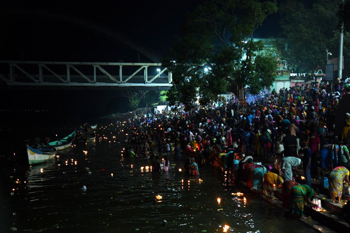 Karthika Pournami Celebrations In Andhra Pradesh And Telangana Photos - Sakshi32