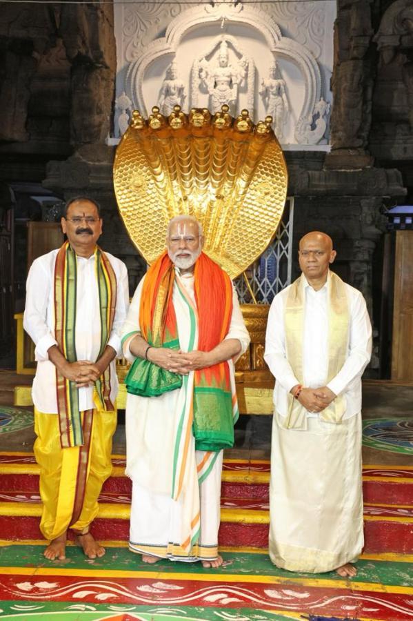 PM Narendra Modi Visits Tirumala Temple HD Photos - Sakshi10