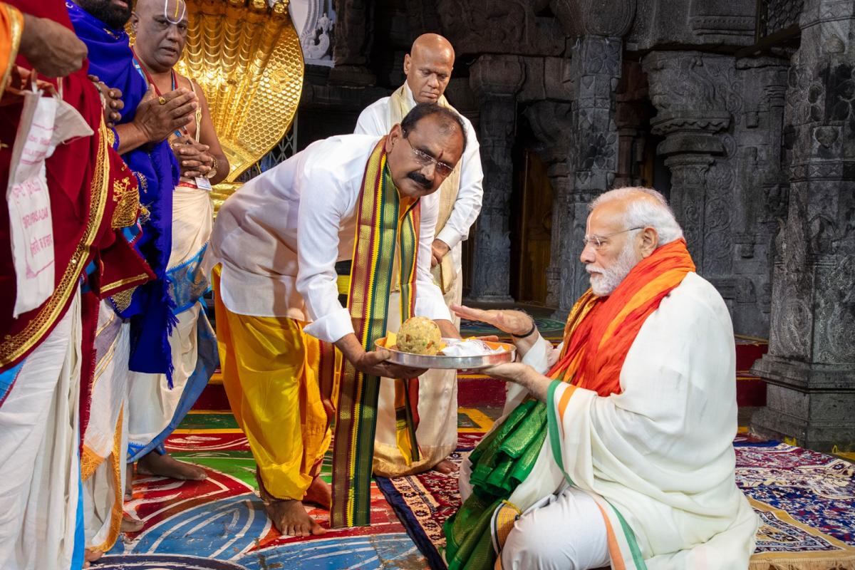 PM Narendra Modi Visits Tirumala Temple HD Photos - Sakshi16