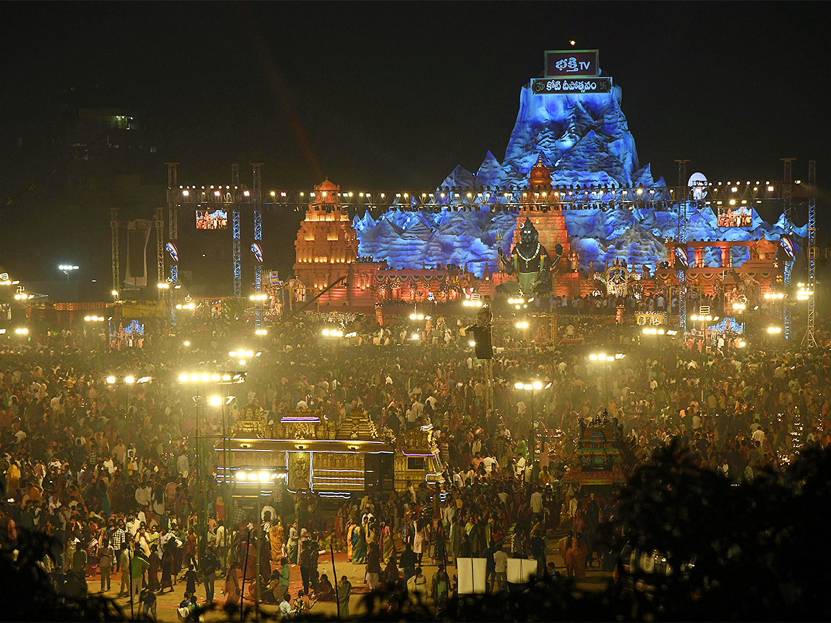 PM Narendra Modi Attends Koti Deepotsavam 2023 at NTR Stadium - Sakshi14