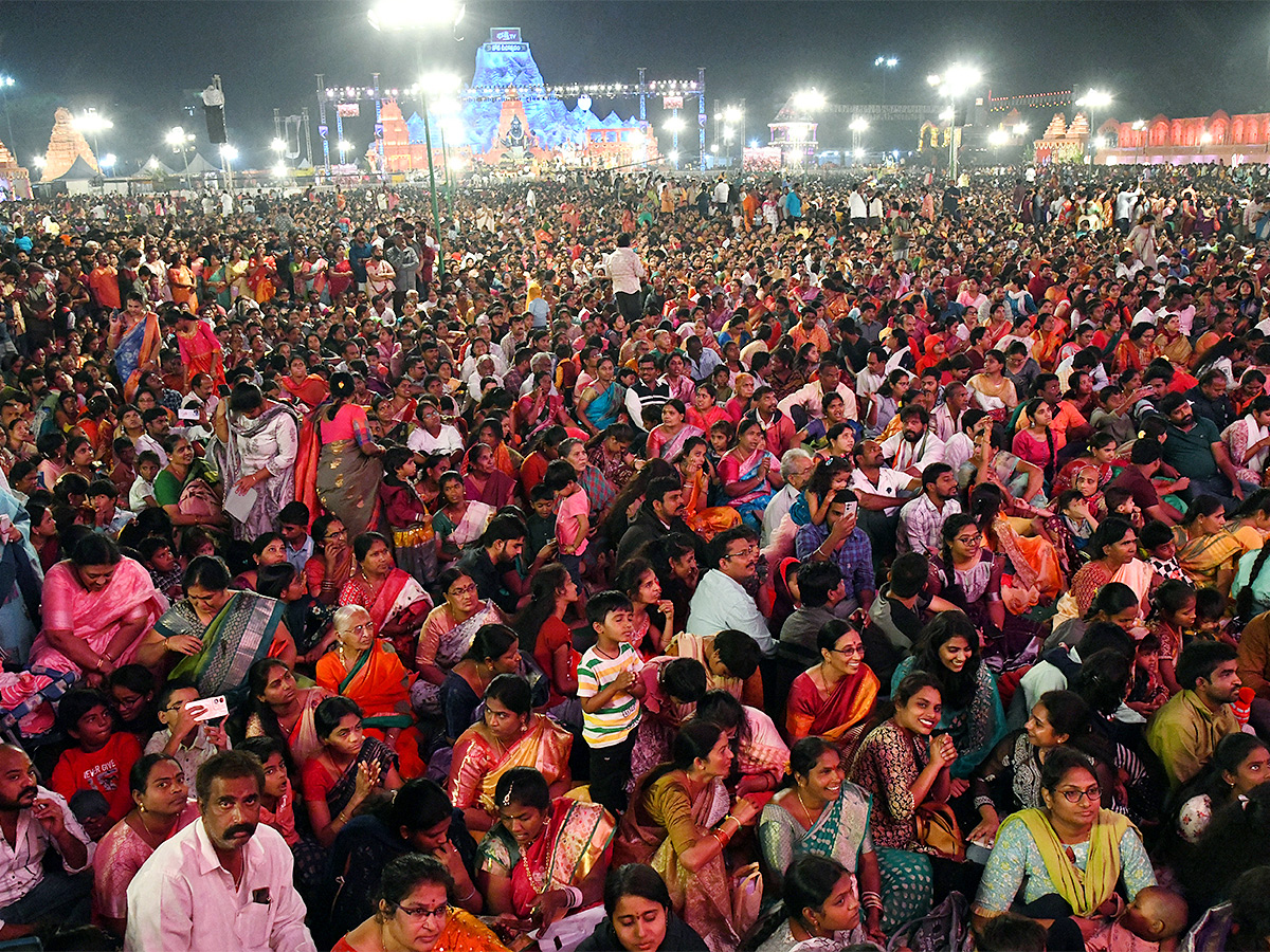 PM Narendra Modi Attends Koti Deepotsavam 2023 at NTR Stadium - Sakshi2