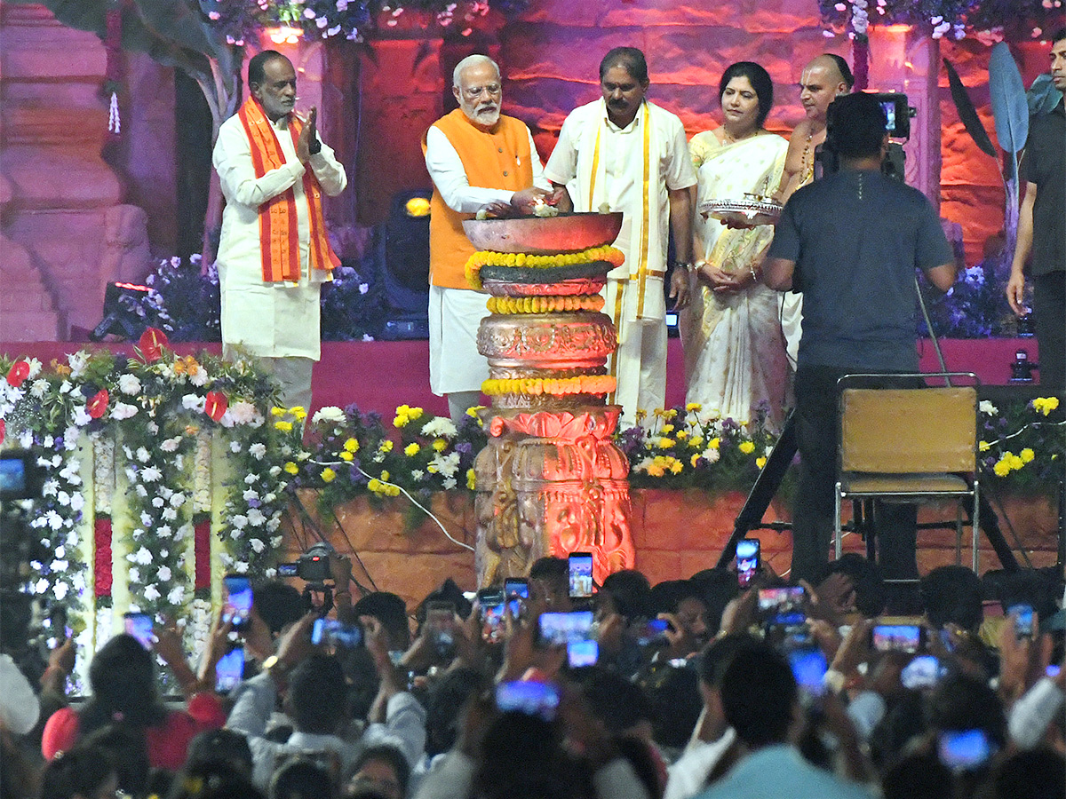 PM Narendra Modi Attends Koti Deepotsavam 2023 at NTR Stadium - Sakshi3