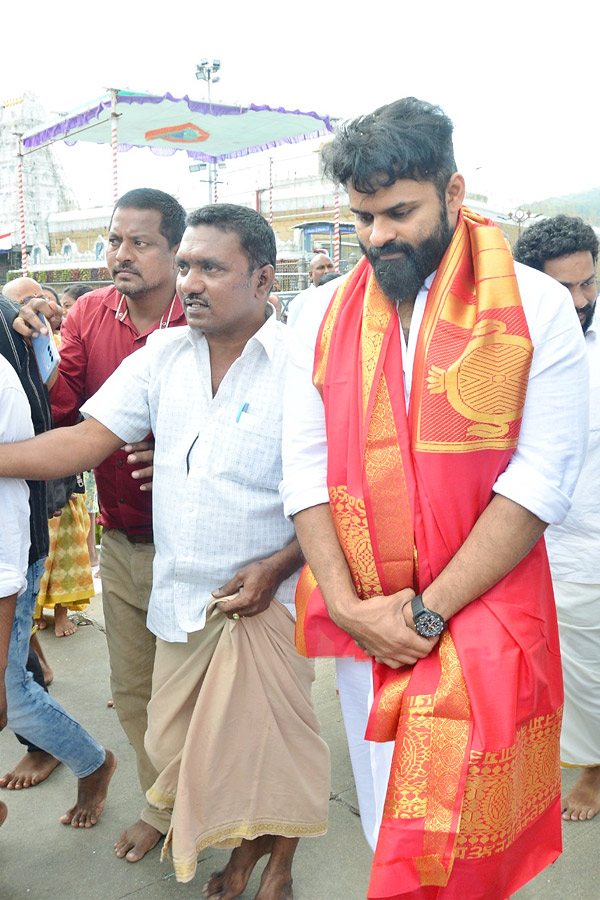 Sai Dharam Tej Visit Tirumala Photos - Sakshi3