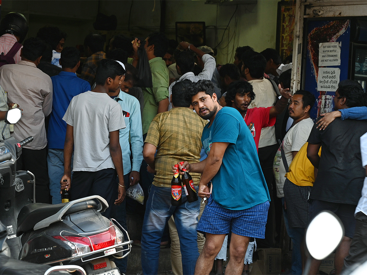 wine shop closed at Telangana Assembly Elections - Sakshi1