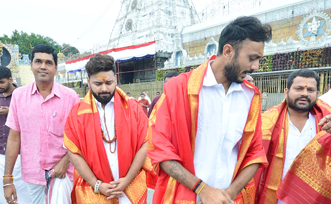 Cricketers Rishabh Pant and Axar Patel Visits Tirumala Temple PHotos - Sakshi17