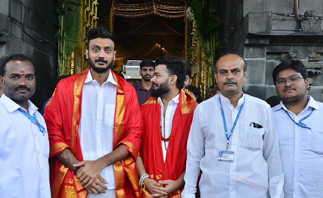 Cricketers Rishabh Pant and Axar Patel Visits Tirumala Temple PHotos - Sakshi2