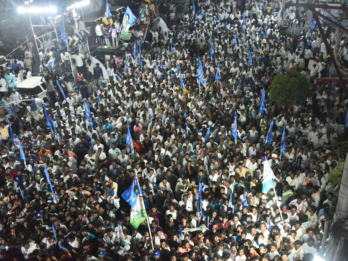 YSRCP Samajika Sadhikara Bus Yatra Photos - Sakshi6