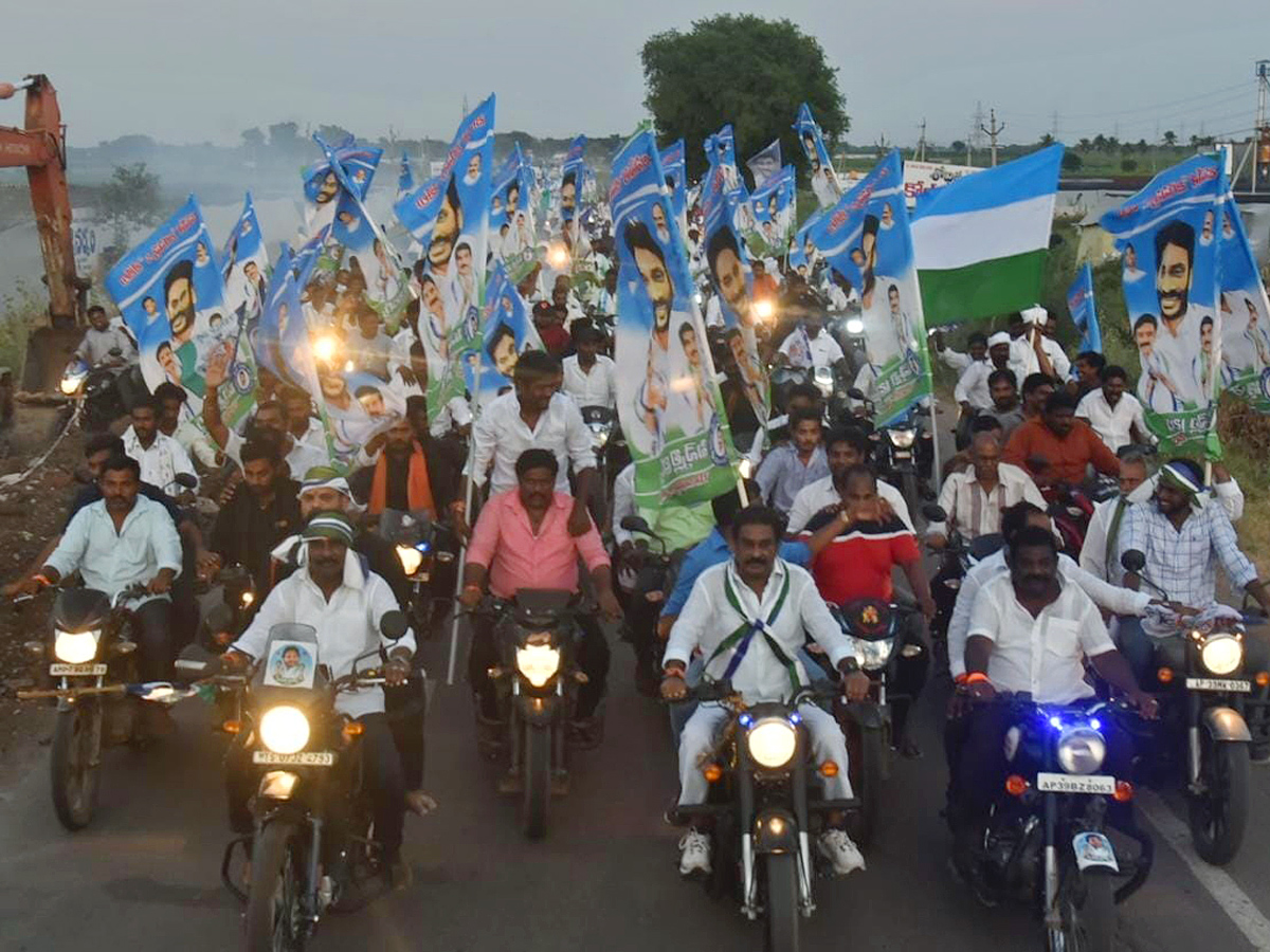 YSRCP Samajika Sadhikara Bus Yatra Photos - Sakshi11