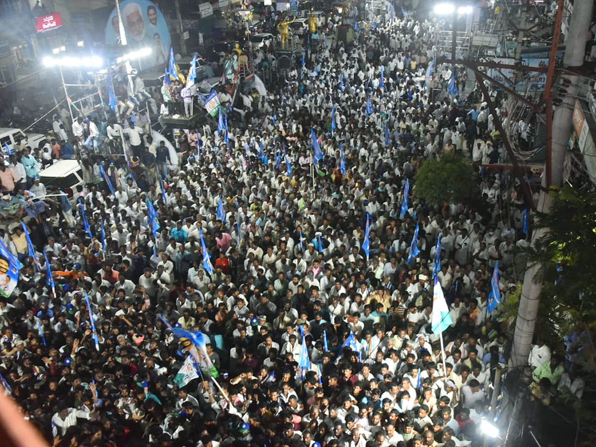 YSRCP Samajika Sadhikara Bus Yatra Photos - Sakshi13