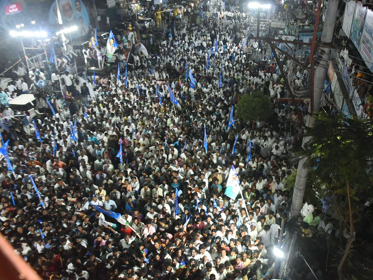 YSRCP Samajika Sadhikara Bus Yatra Photos - Sakshi14