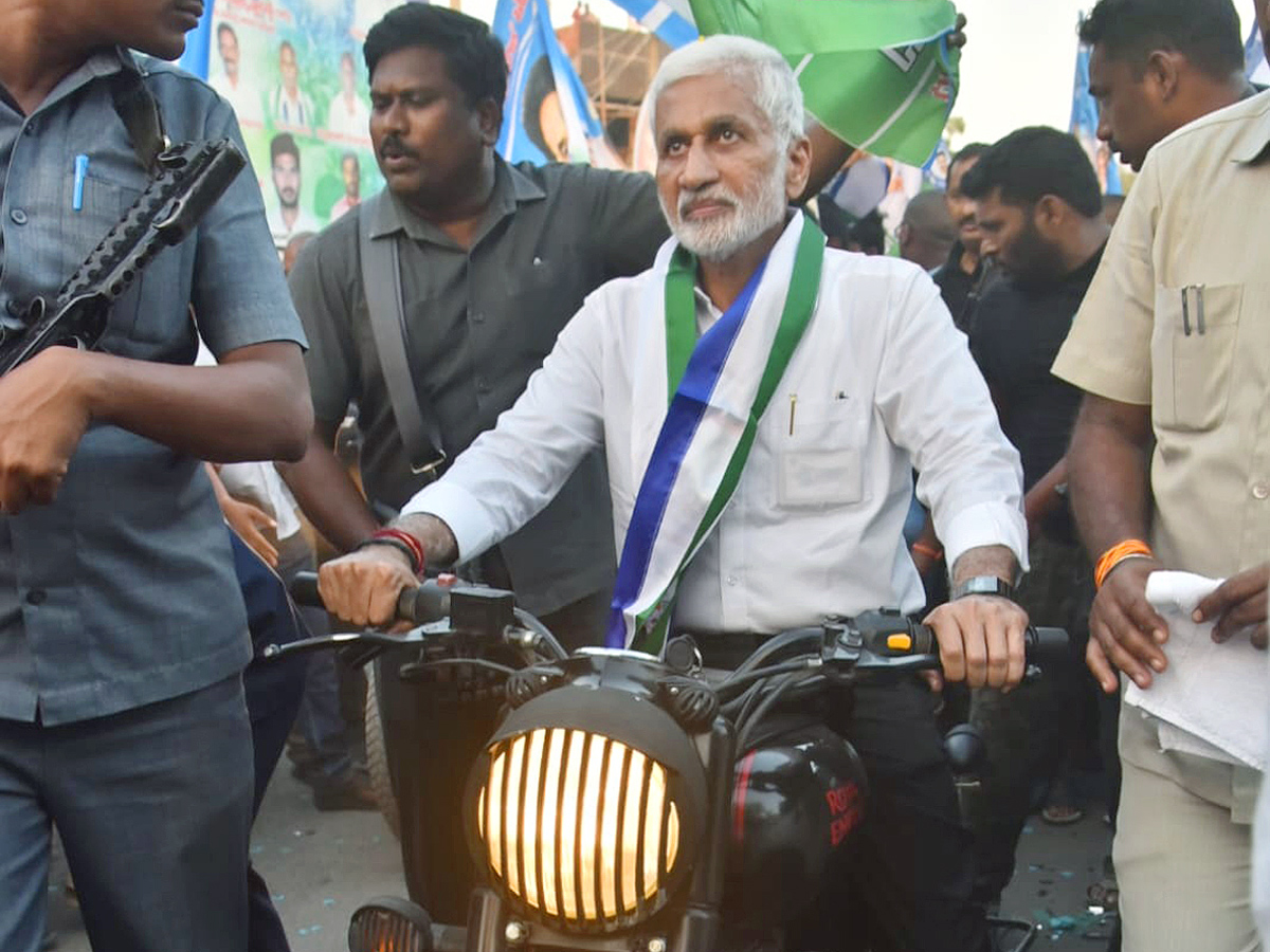 YSRCP Samajika Sadhikara Bus Yatra Photos - Sakshi19