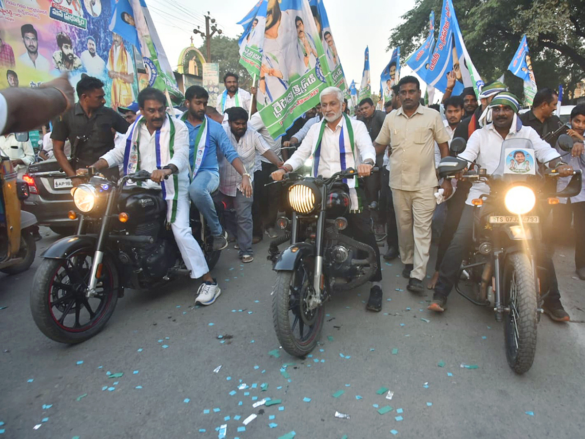 YSRCP Samajika Sadhikara Bus Yatra Photos - Sakshi20