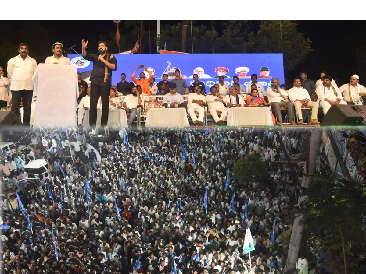 YSRCP Samajika Sadhikara Bus Yatra Photos - Sakshi1