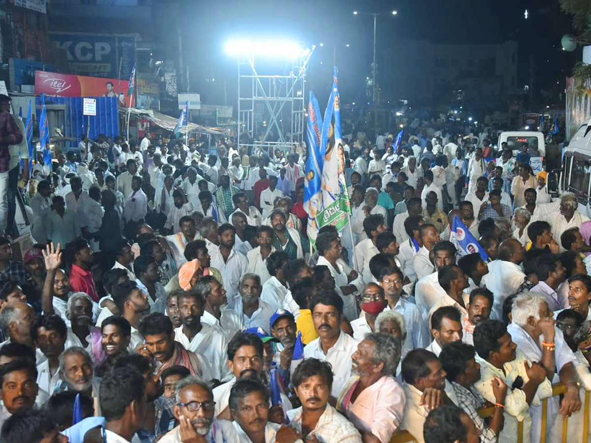 YSRCP Samajika Sadhikara Bus Yatra Photos - Sakshi25