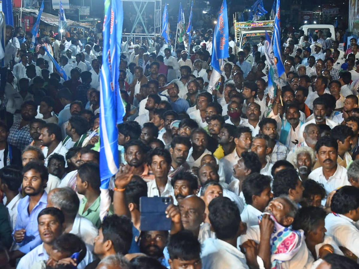 YSRCP Samajika Sadhikara Bus Yatra Photos - Sakshi29